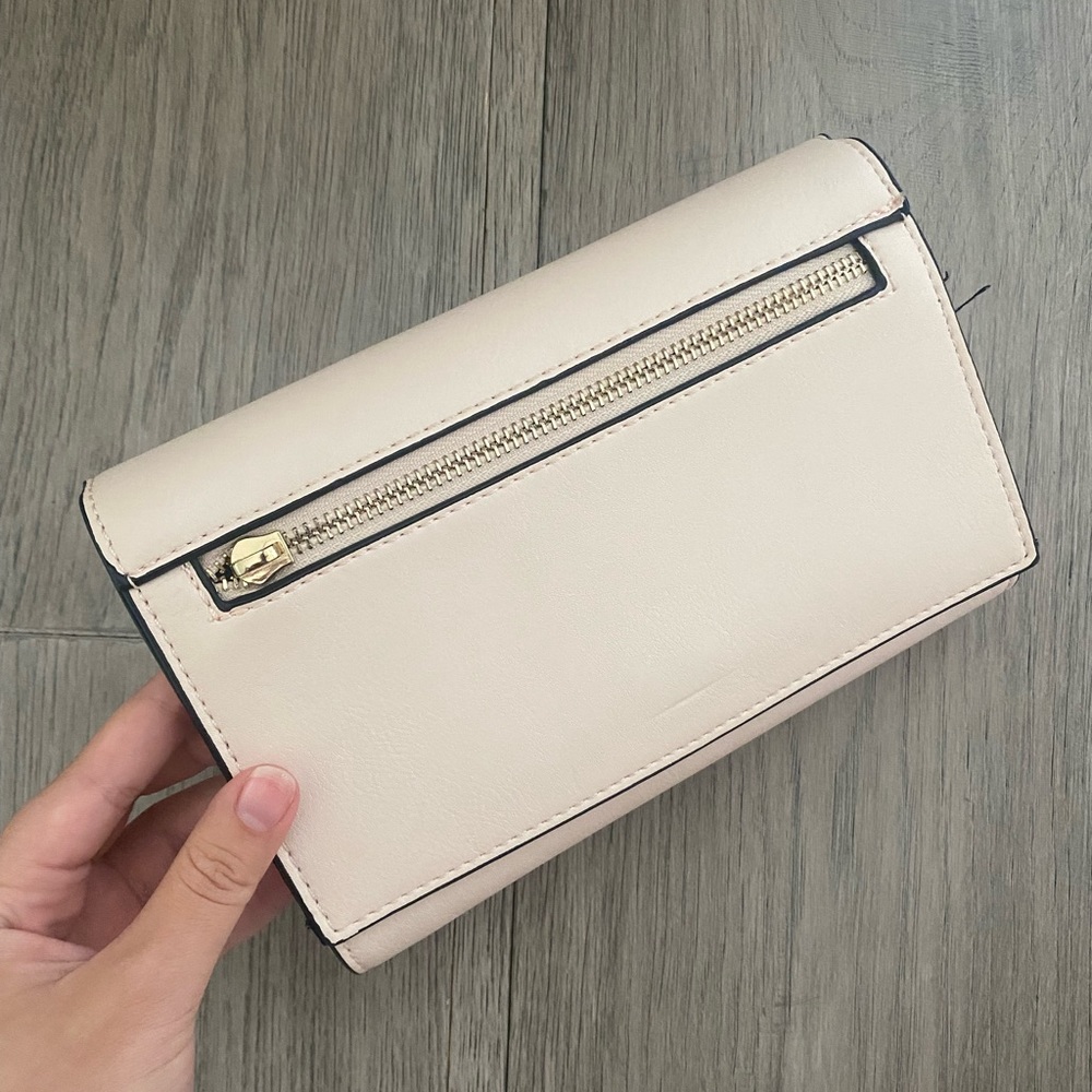 purse with 2 different straps